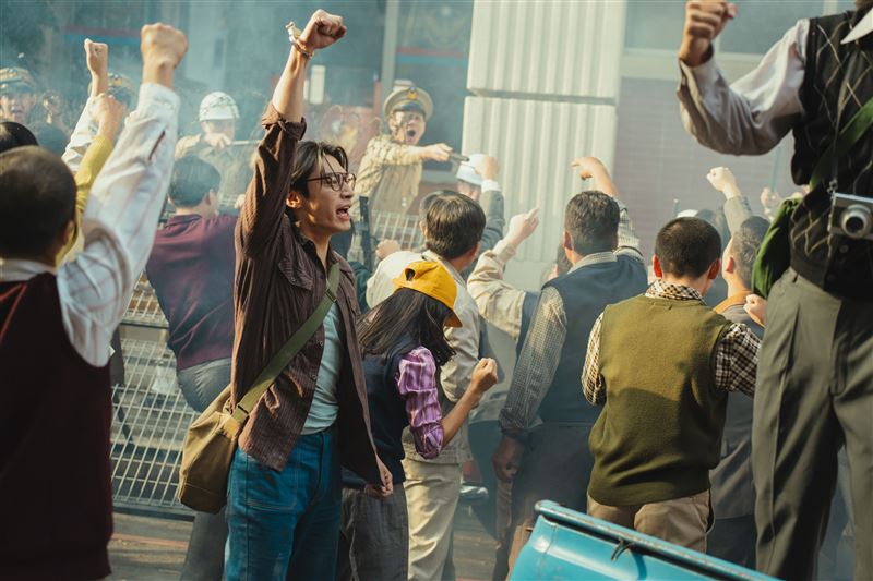 宋柏緯在抗爭大場景拍攝