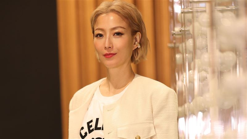 鄭秀文發文截圖1