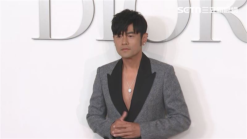 周杰倫表示,新專輯預計在明年三四月會發行