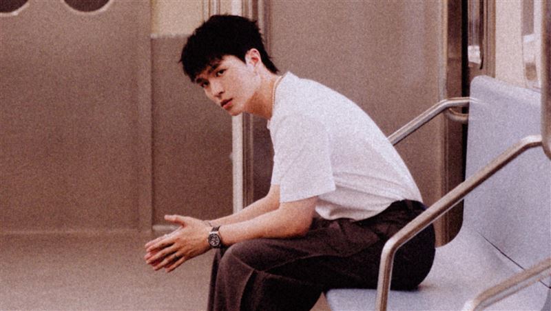 專輯封面與分享場景照片(圖/無有文化提供)