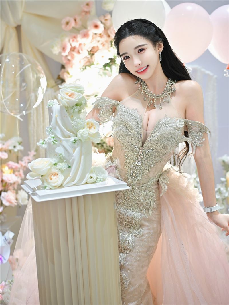 蓝星蕾庆生照片1