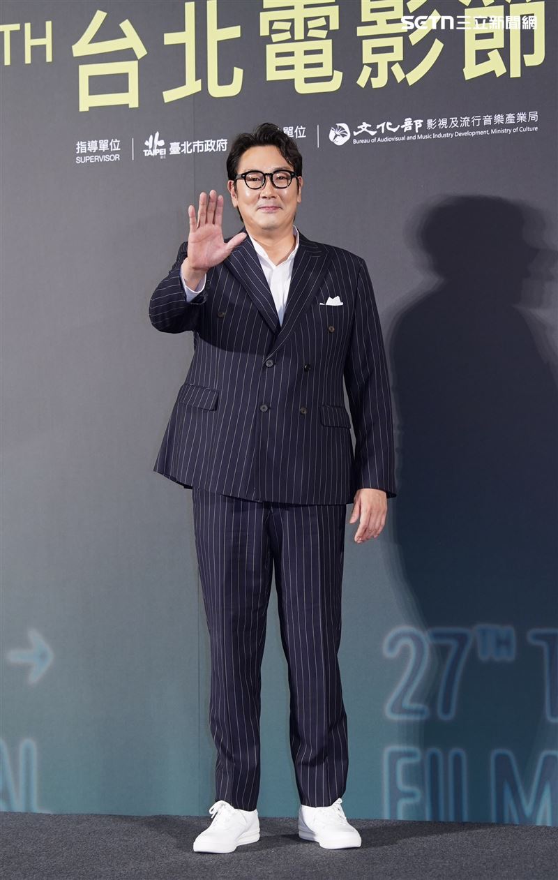 趙震雄擔任頒獎人照