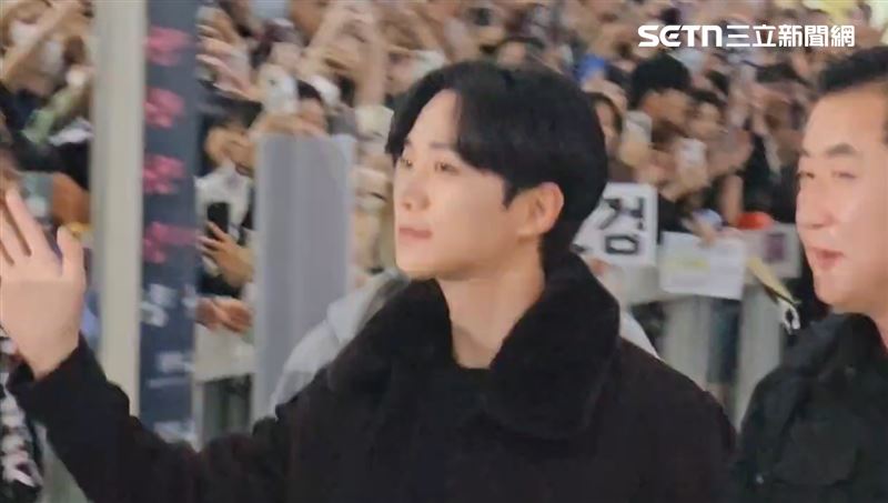 李俊昊與張員瑛主持合影