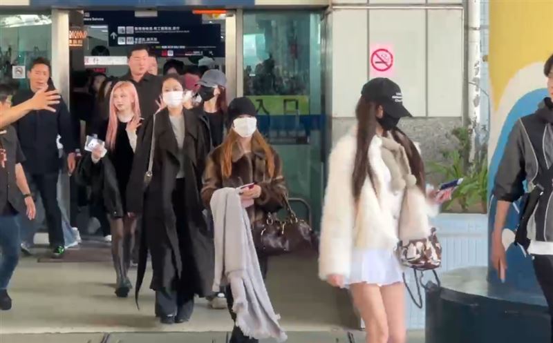 IVE除了秋天外，其餘包緊緊現身