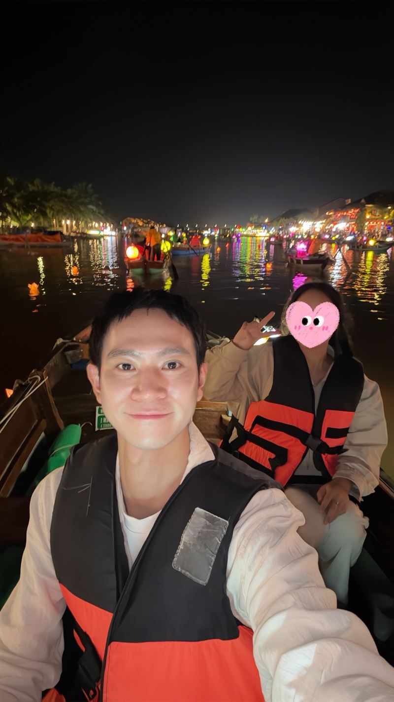  Andy老師與神秘女伴合照