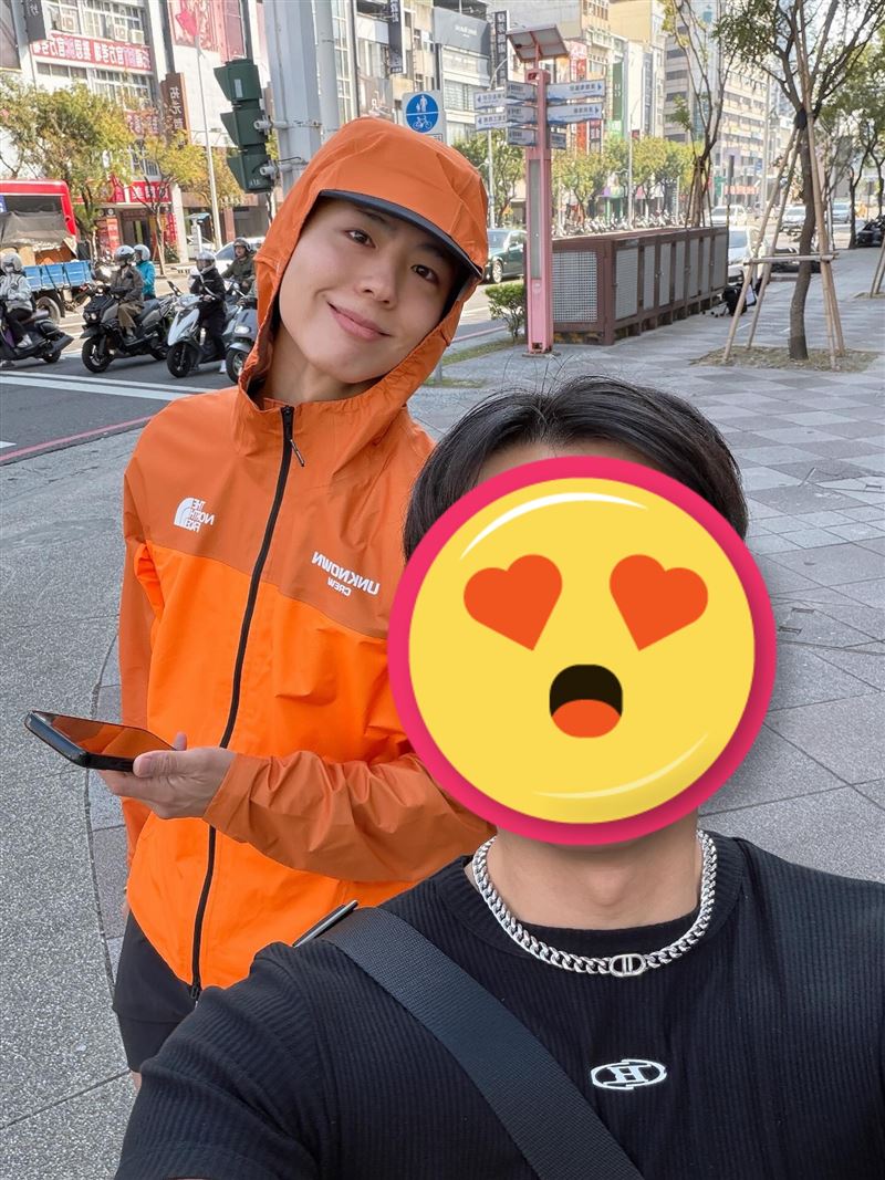 朴寶劍晨跑畫面