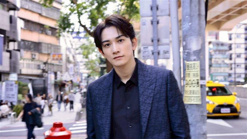 町田啟太宣布活動