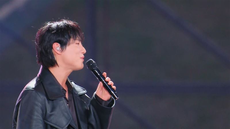 林俊傑合體WOODZ合唱《背對背擁抱》