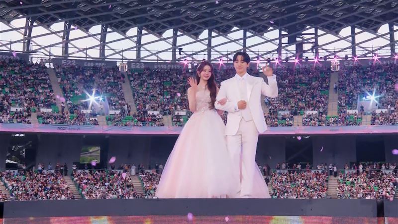 張員瑛、李俊昊合體主持。（圖／starnews提供）