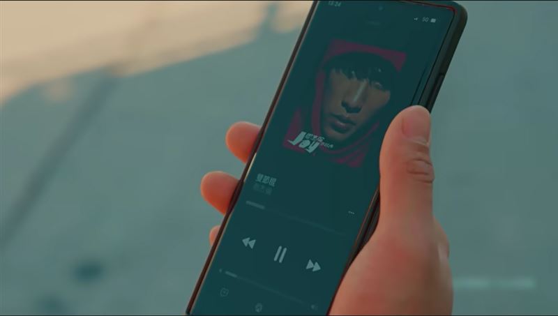 周杰倫《范特西》紅帽T入鏡