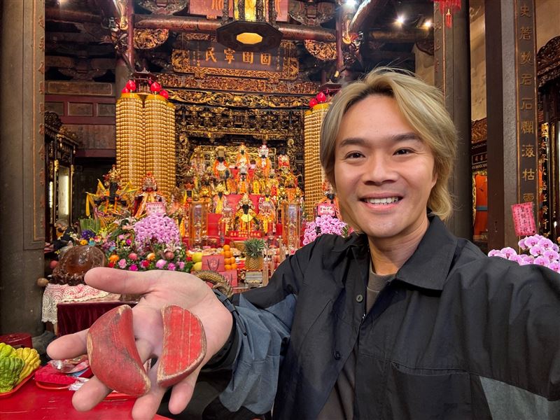 柯大堡清空存款、賣穿0050舉辦信徒文化季