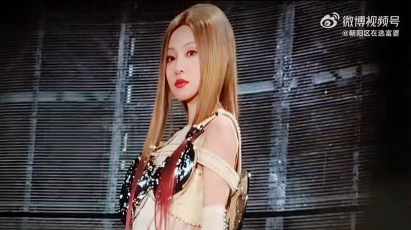 替身通过AI变脸张韶涵