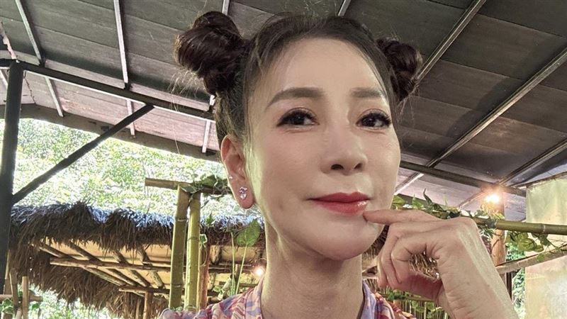 楊繡惠臉書直播照片