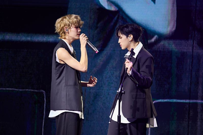 鈞嘉與俊希合作場景